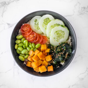 Poke hawaiano de quinoa